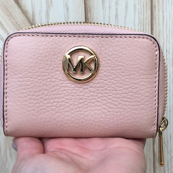 Michael Kors Handbags - 💥BFSALE💥 Michael kors Fulton zip